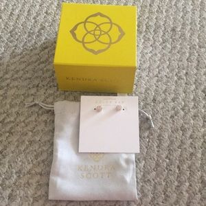 NWT Kendra Scott earrings